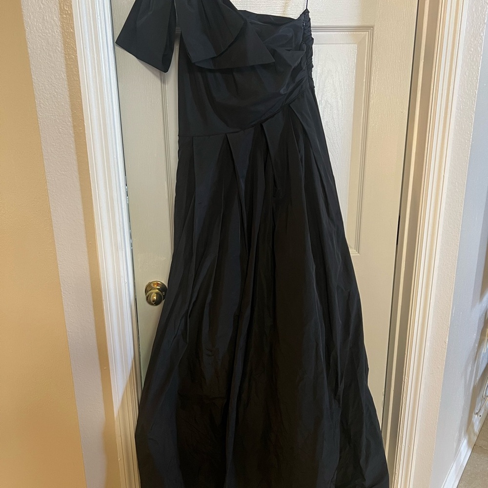 Donna Karan Black One-Shoulder Gown - Picture 3 of 3